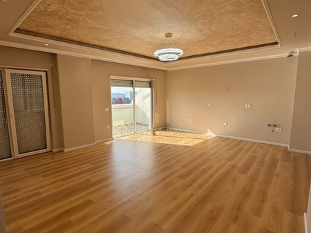 Shitet Apartament 1+1 ne Kamez