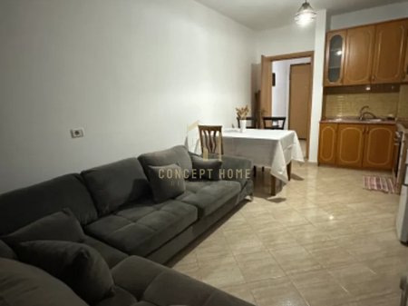 Jepet me qera apartment 1+1 Ne Astir