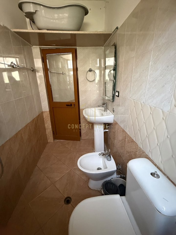 Jepet me qera apartament 2+1 ne Vasil Shanto