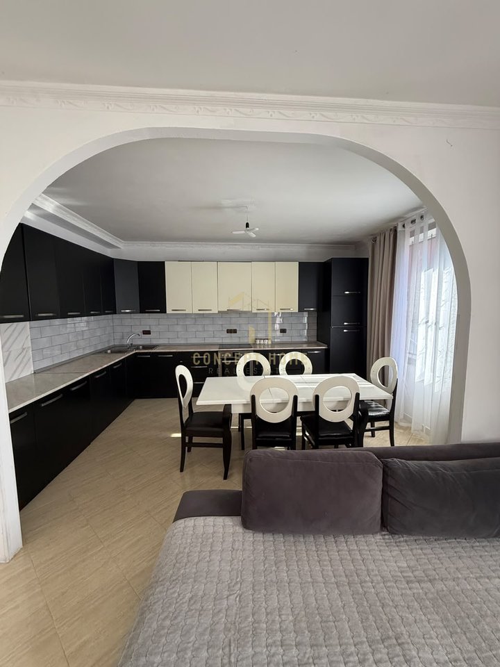 Jepet me qera apartament 2+1 ne Vasil Shanto