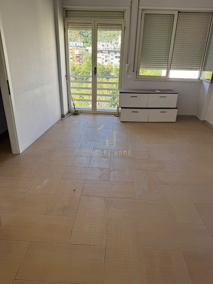 Affittasi appartamento 3+1 presso Kodra e Diellit