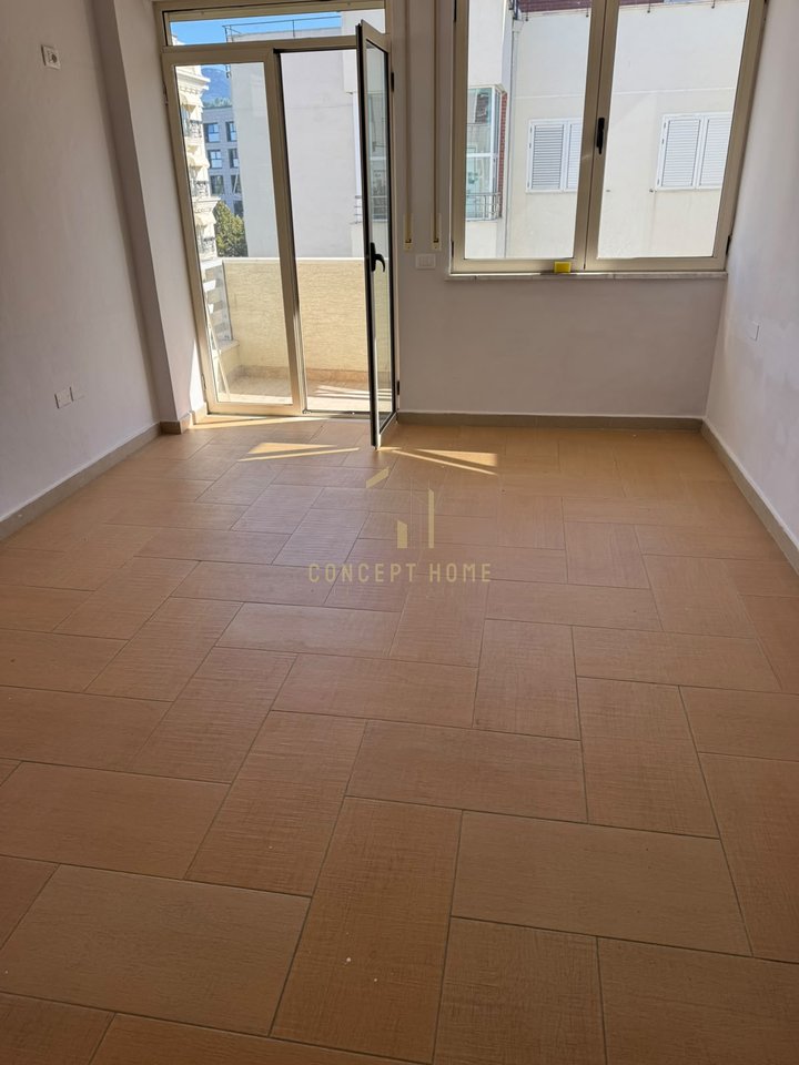 Affittasi appartamento 3+1 presso Kodra e Diellit