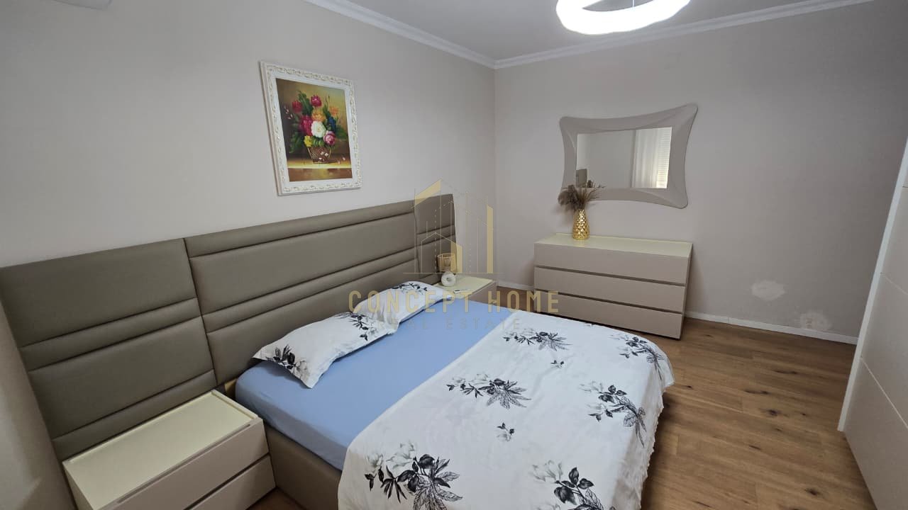 Jepet me qera apartament 2+1+Parkim ne Laprake