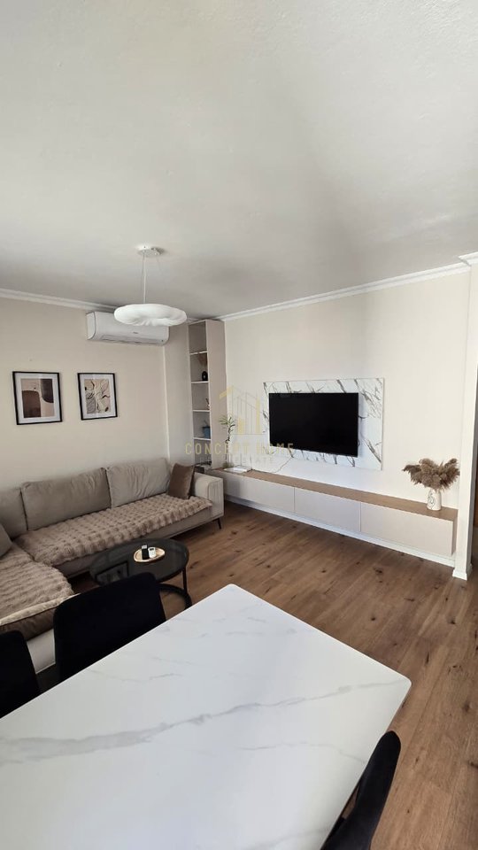 Jepet me qera apartament 2+1+Parkim ne Laprake