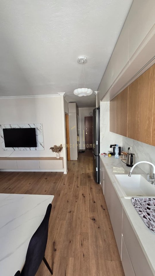 Jepet me qera apartament 2+1+Parkim ne Laprake