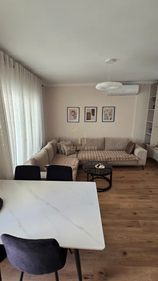 Jepet me qera apartament 2+1+Parkim ne Laprake