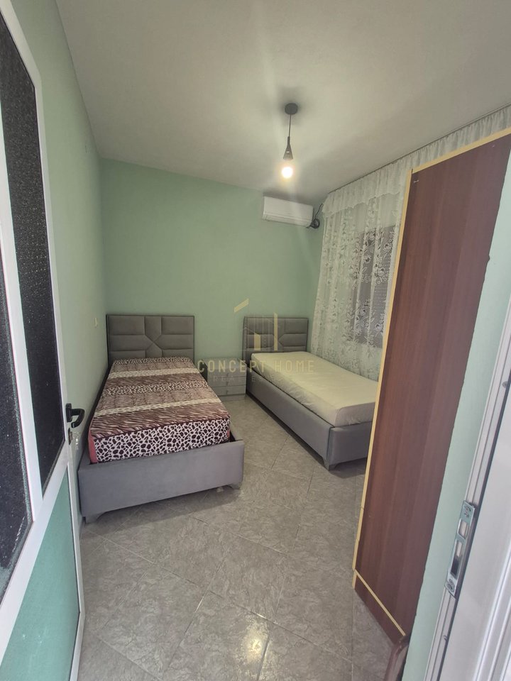 For rent the second floor (2+1) of a private villa near Zogu I boulevard