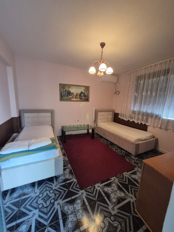 Si affitta il secondo piano (2+1) di una villa privata in viale Zogu I