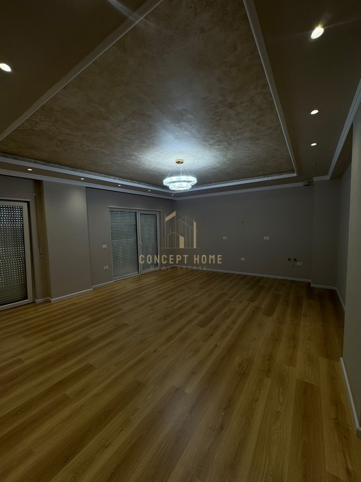 Shitet Apartament 1+1 ne Kamez