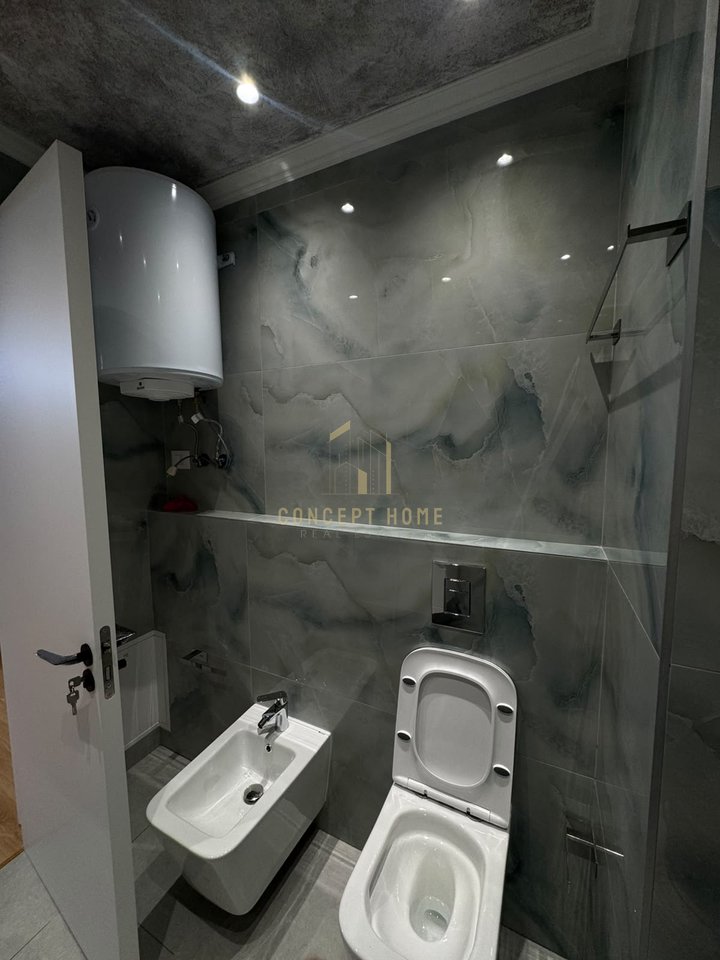 Shitet Apartament 1+1 ne Kamez