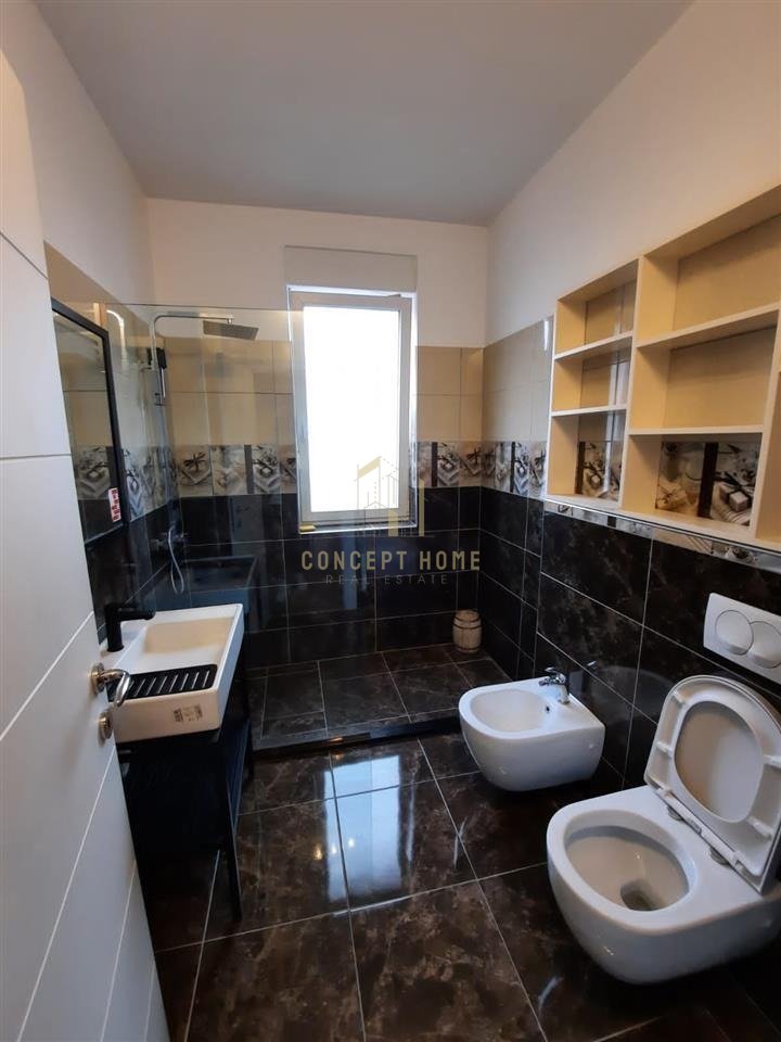 Affittasi appartamento 2+1+2+P presso 21 Dhjetori