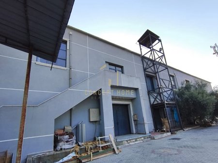 Shop for rent in Misto Mame