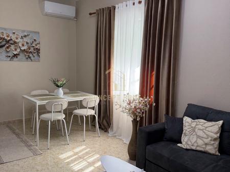 Jepet me qera apartament 1+1 tek rruga Elbasanit