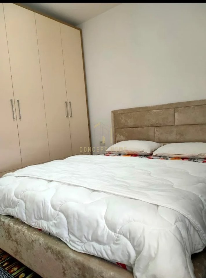 Shitet apartament 1+1 i Konvertuar ne 2+1 ne Kamez,Bathore