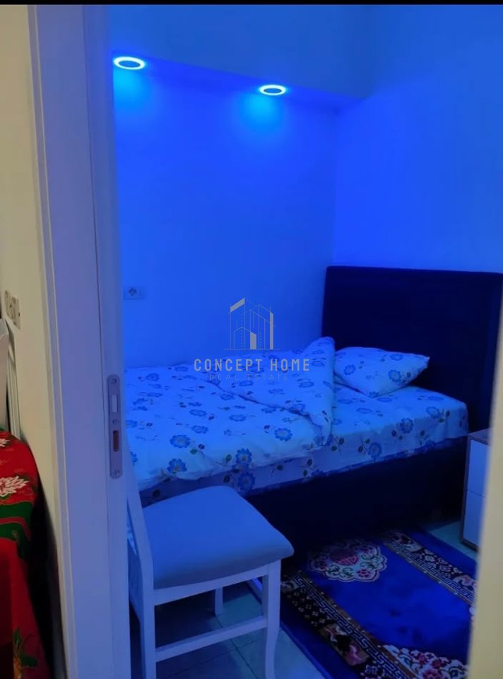Shitet apartament 1+1 i Konvertuar ne 2+1 ne Kamez,Bathore