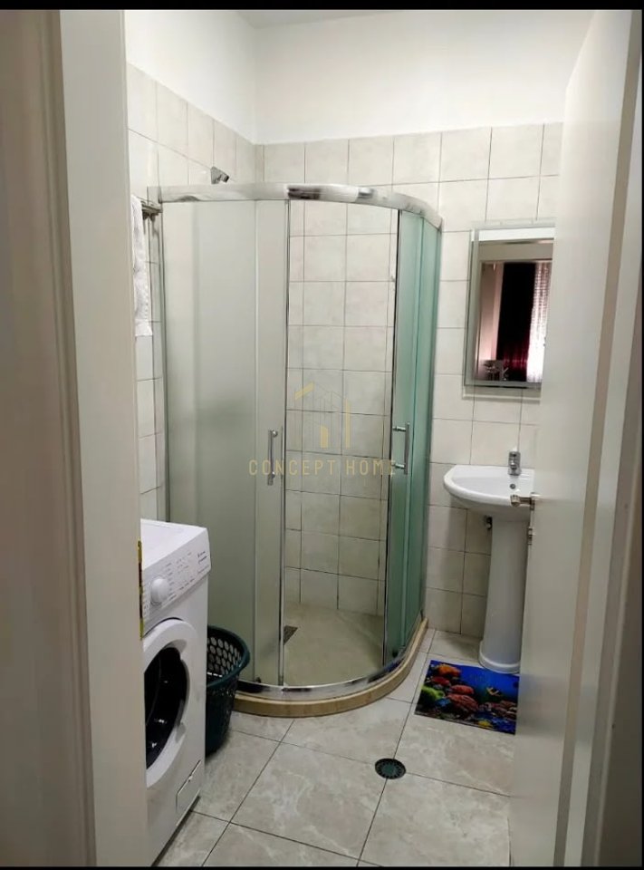 Shitet apartament 1+1 i Konvertuar ne 2+1 ne Kamez,Bathore