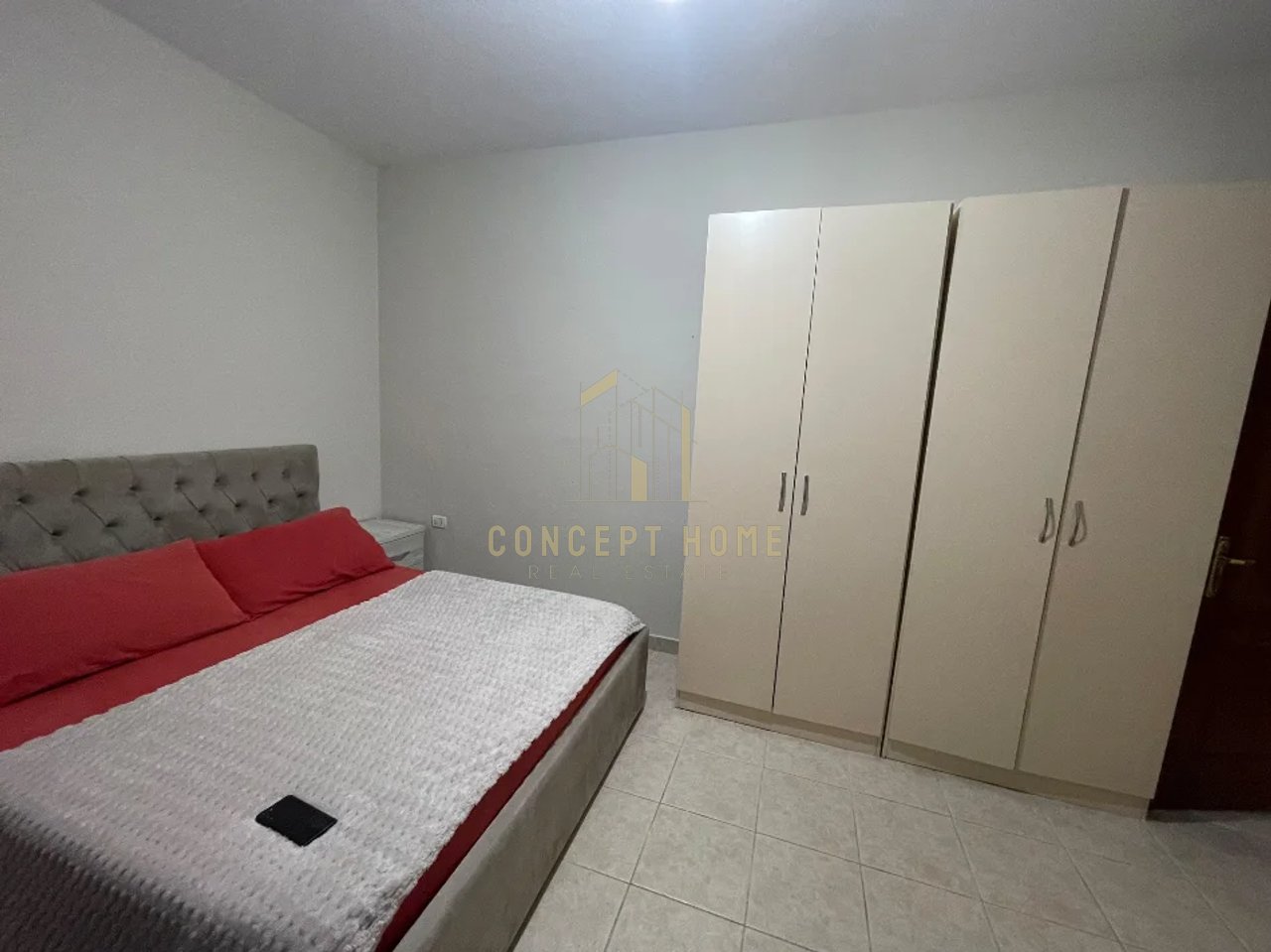 Jepet me qera apartament 1+1 ne Komune te Parisit