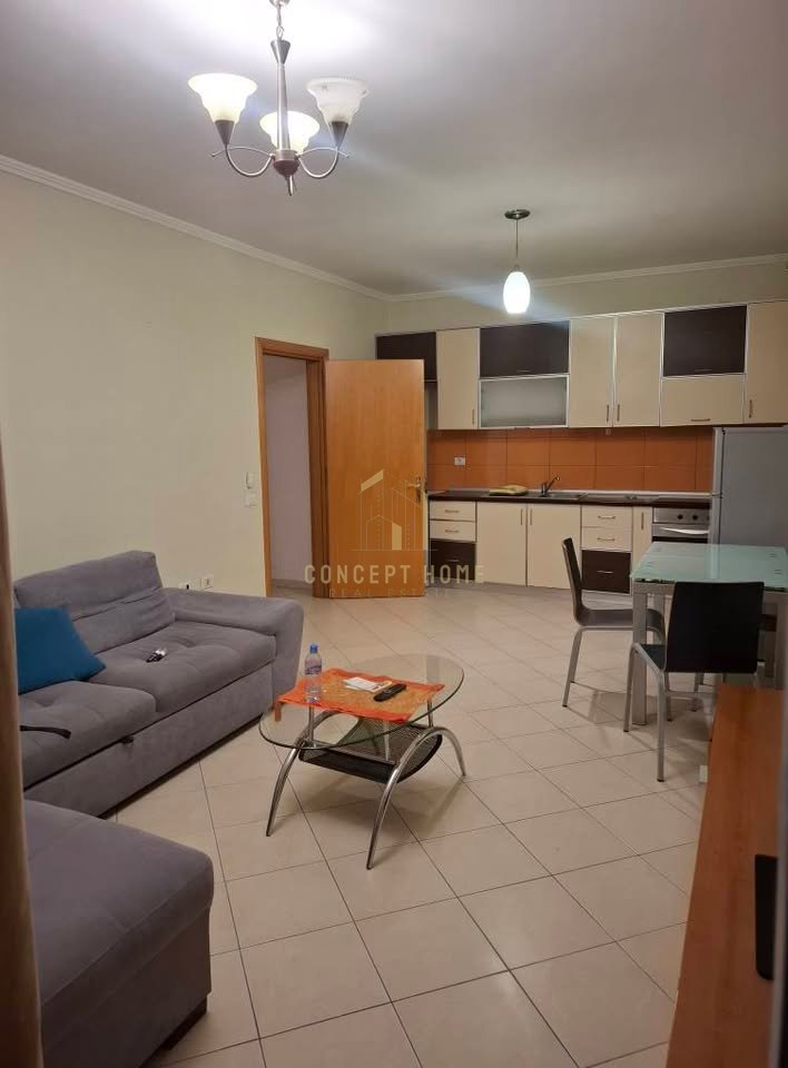 Appartamento 1+1 in affitto a Komune te Parisit
