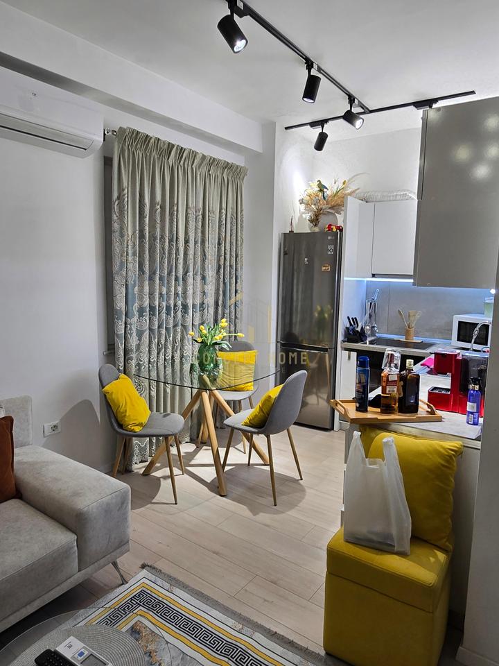 Jepet me qera apartament 2+1 ne Qender