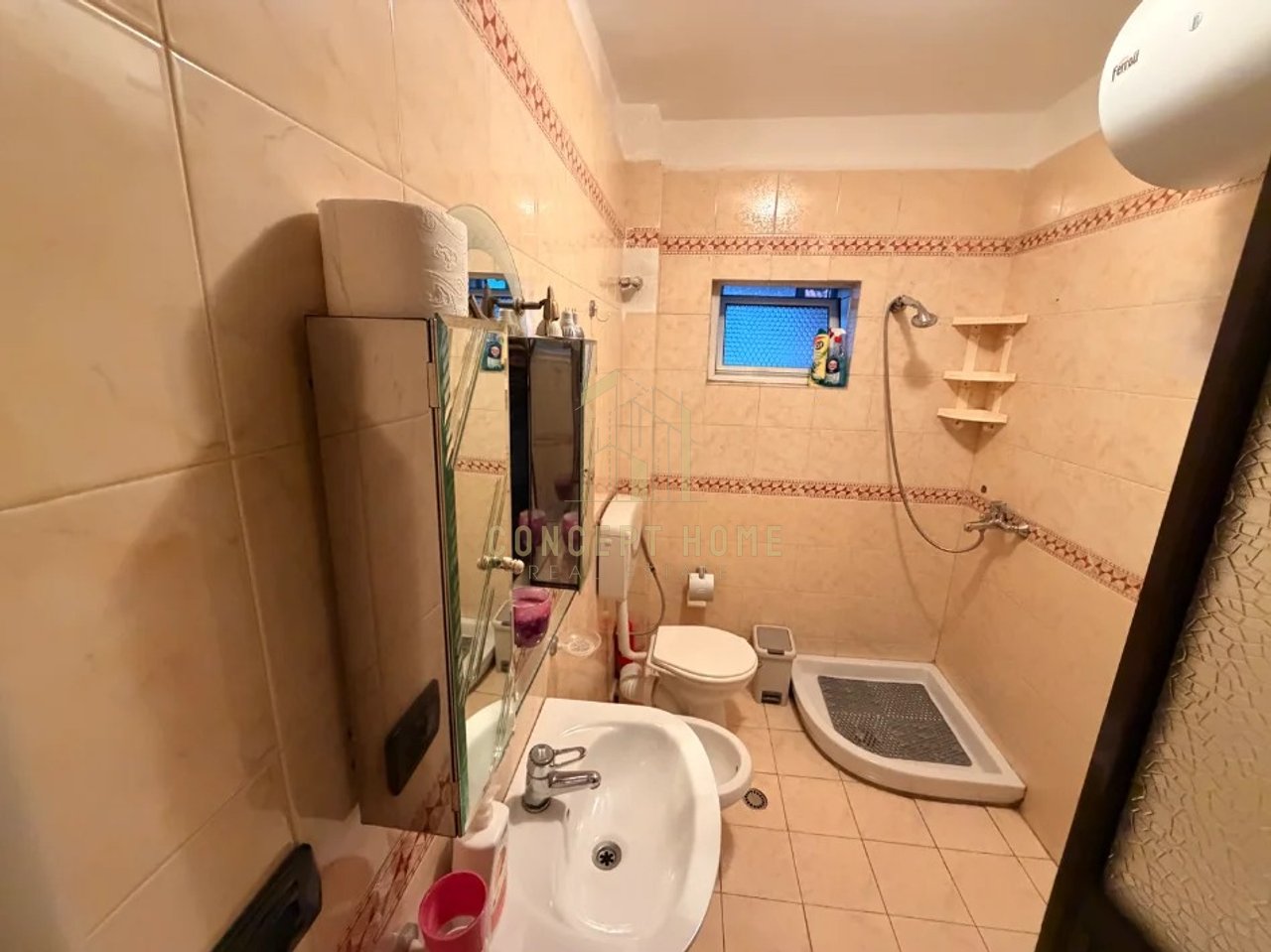 Jepet me qera apartament 2+1 tek Oxhaku