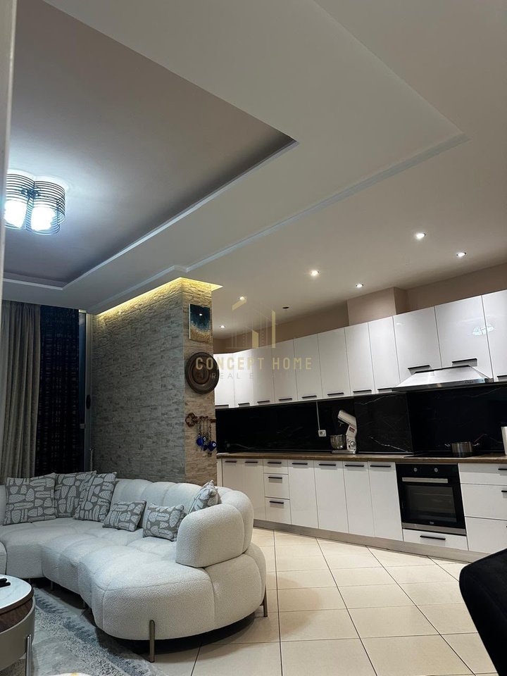 Apartment 2+1+2 for rent in Astir, near Vila L
