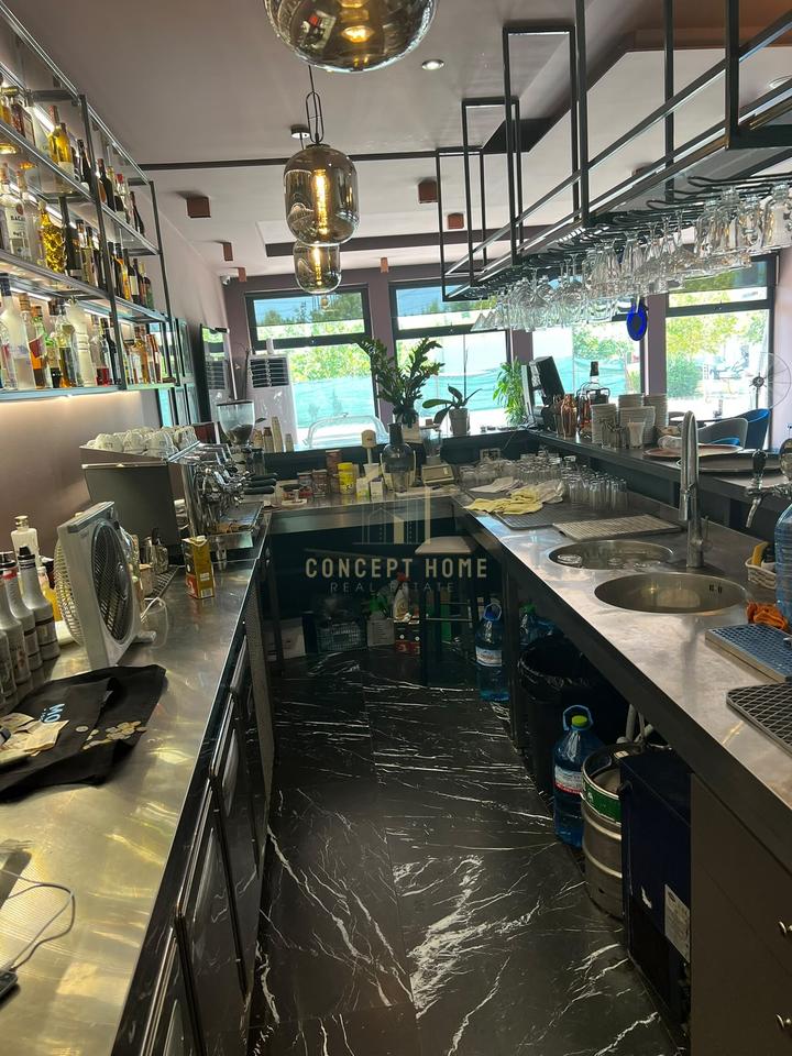 Jepen me qira 2 ambiente biznesi  ( 2 Lokale) – RRUGA MANHATAN, KAMËZ