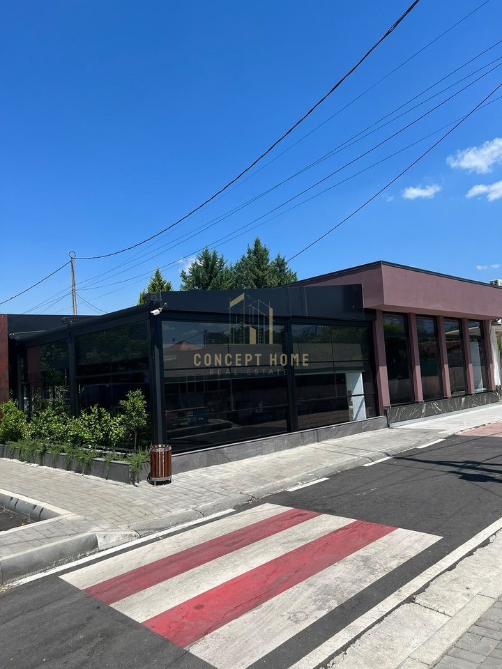Jepen me qira 2 ambiente biznesi  ( 2 Lokale) – RRUGA MANHATAN, KAMËZ