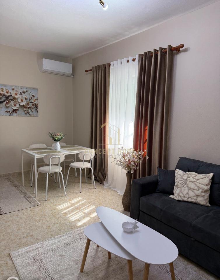 Jepet me qera apartament 1+1 tek rruga Elbasanit