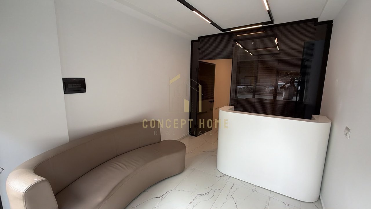 Ufficio in Affitto in Via di Dibrë, Tirana - 500€ | 30 m²