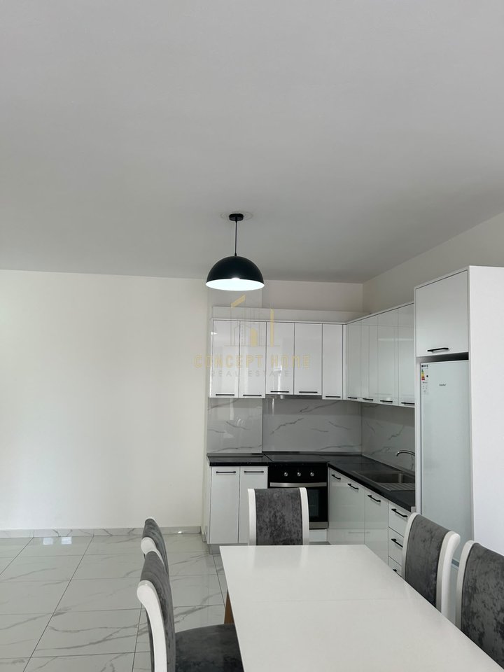 Jepet me qera apartament 1+1 ne Kamez
