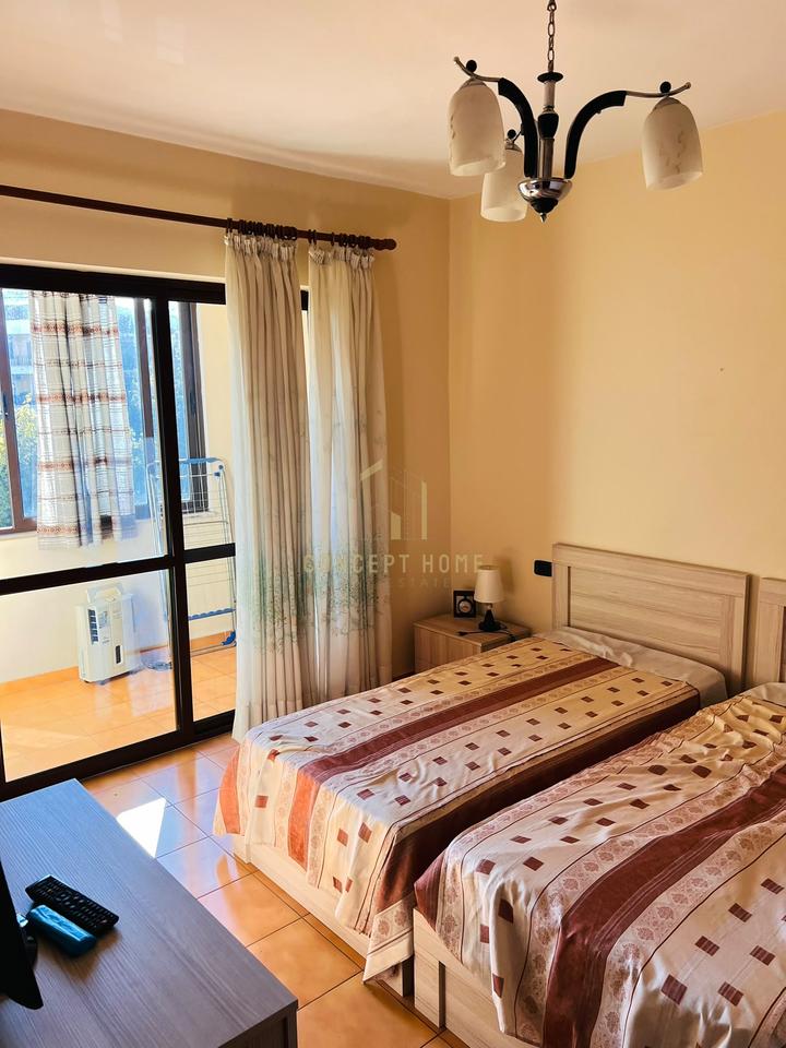 Jepet me qera apartament 2+1+2 Tek Xhamlliku
