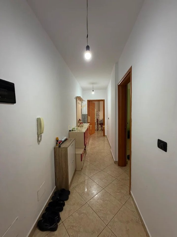 Affittasi appartamento 1+1 a Yzberisht