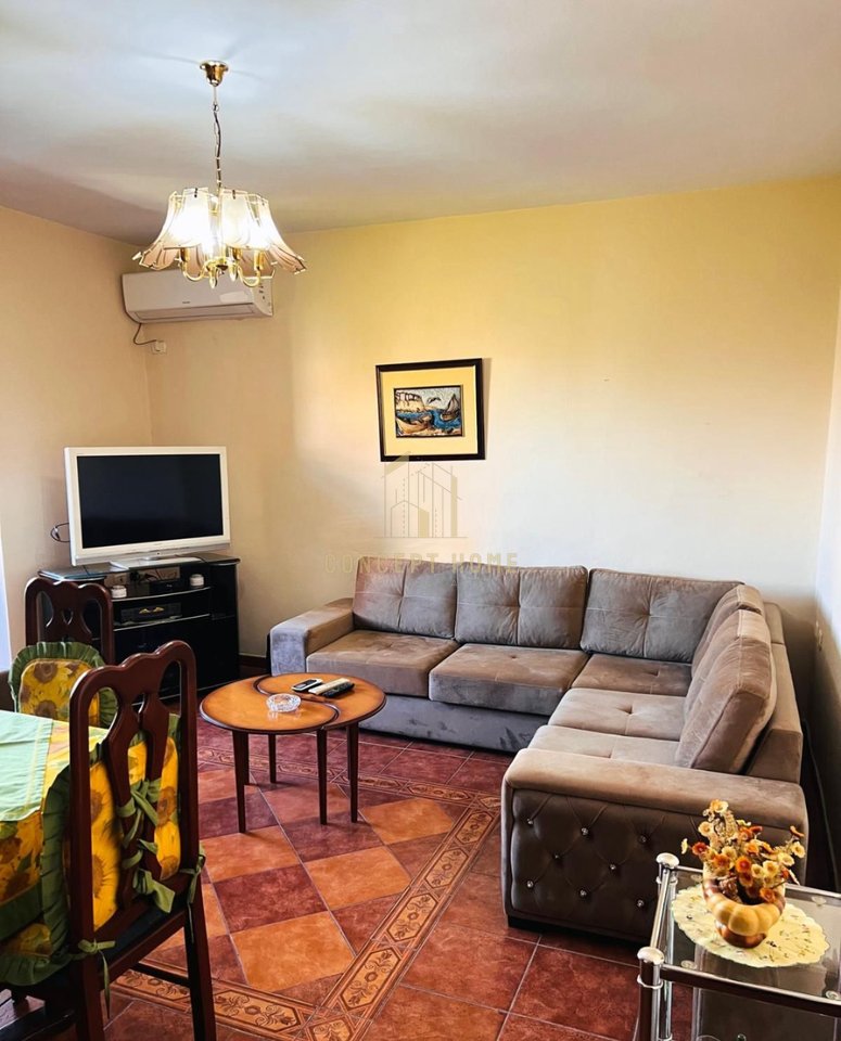 2+1 apartment for rent at Pazari i Ri