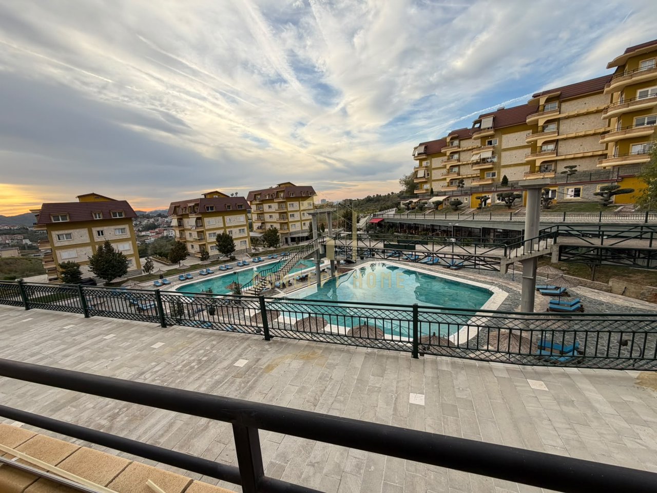 Shitet Apartament 1+1 te Liqeni Farkes