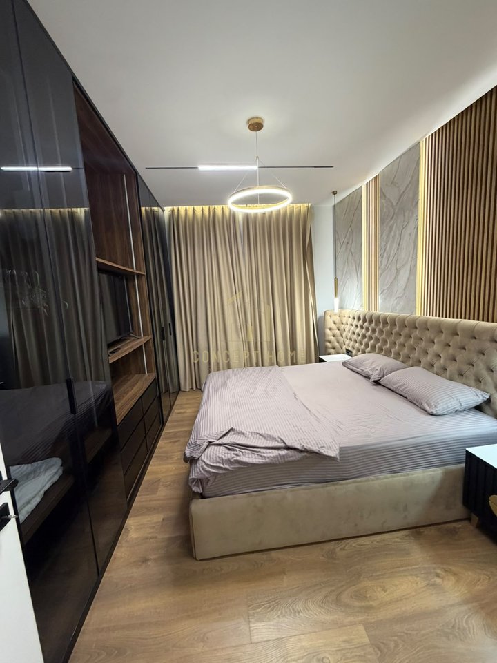 Shitet Apartament 1+1 te Liqeni Farkes