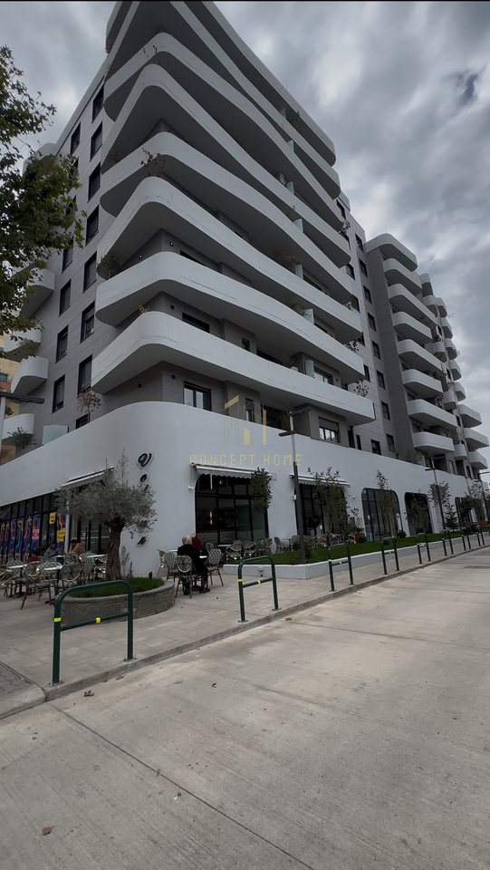 Shitet apartament 1+1 ne Kamez