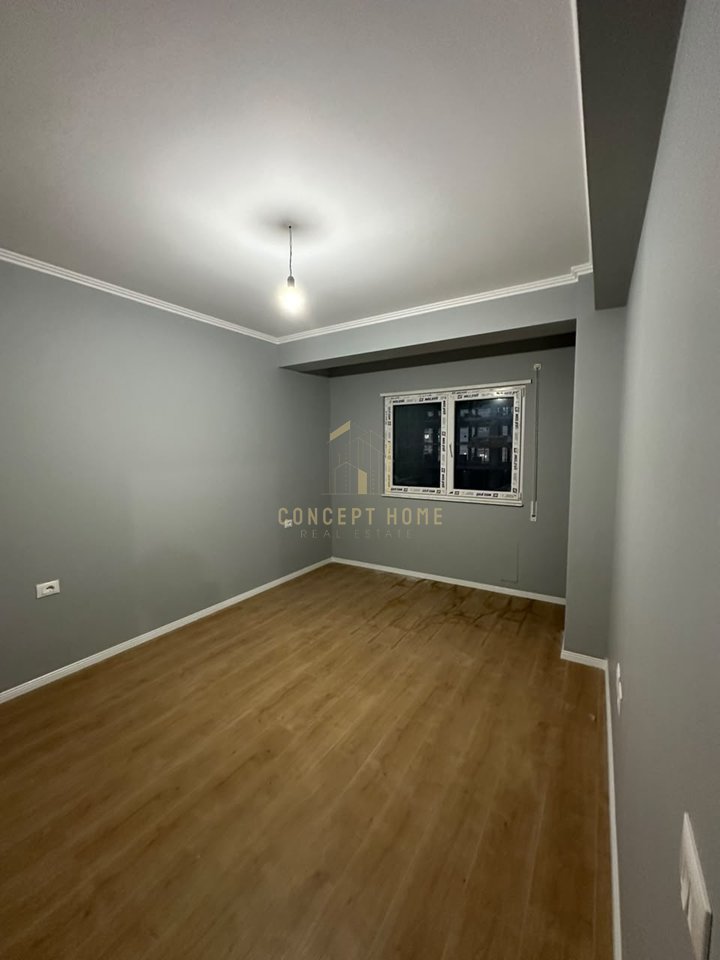Shitet apartament 1+1 ne Kamez