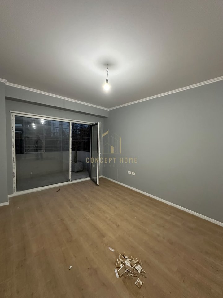 Shitet apartament 1+1 ne Kamez