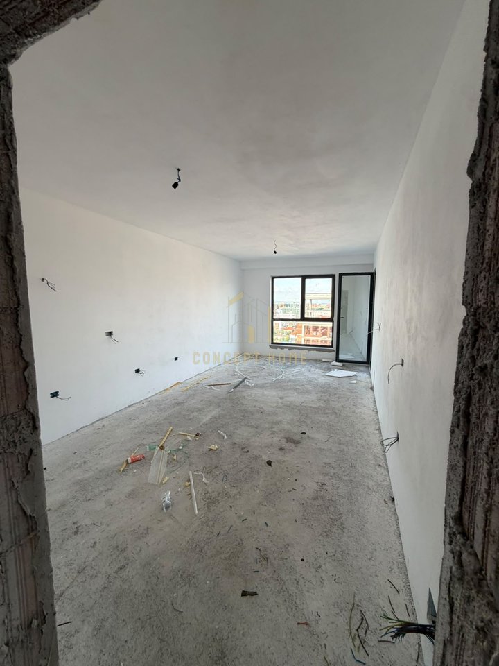 Shitet Apartament 1+1 ne Kamez