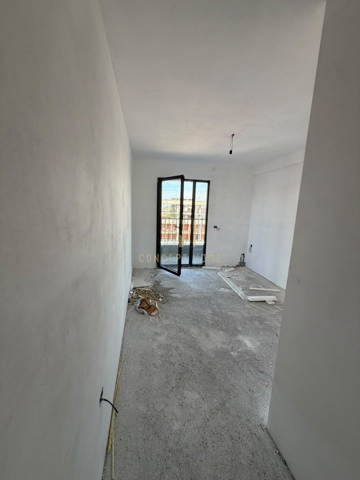 Shitet Apartament 1+1 ne Kamez