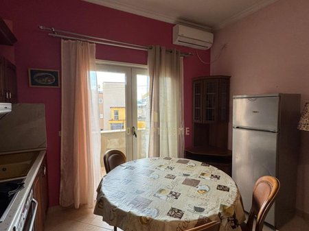 Jepet me qera apartament  1+1 në Selite