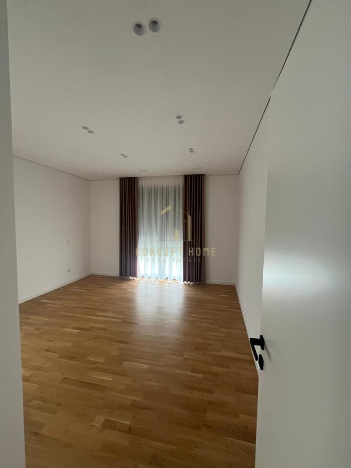 Villa for rent in Teg