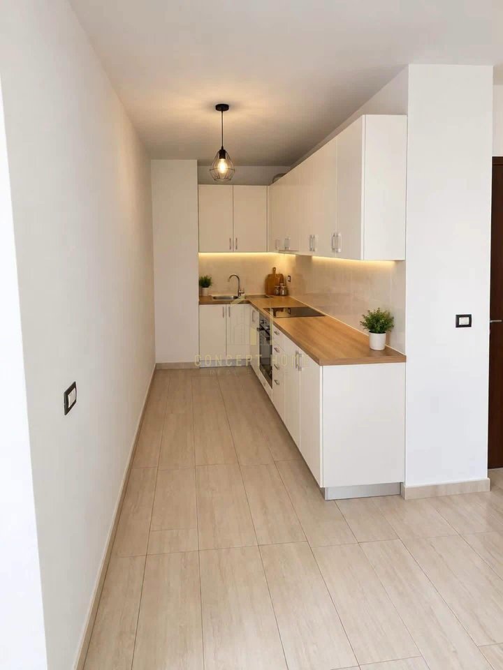 Shitet Apartament 2+1 ne Laprake