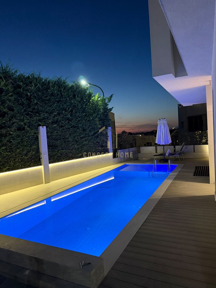 Villa in affitto con piscina a Liqeni i Thate