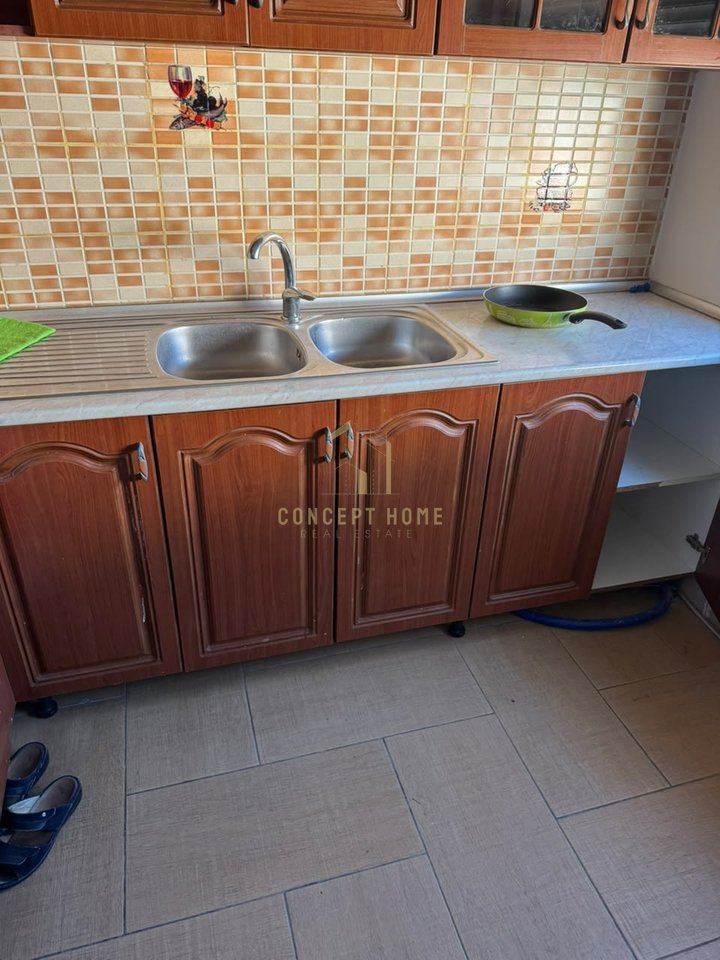 Jepet me qera apartament 2+1 Tek Liqeni i Thate