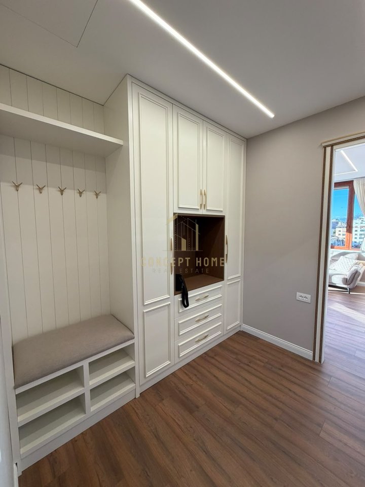 Jepet me qera Apartament 1+1 Ali Dem/Cmimi : 1300 euro