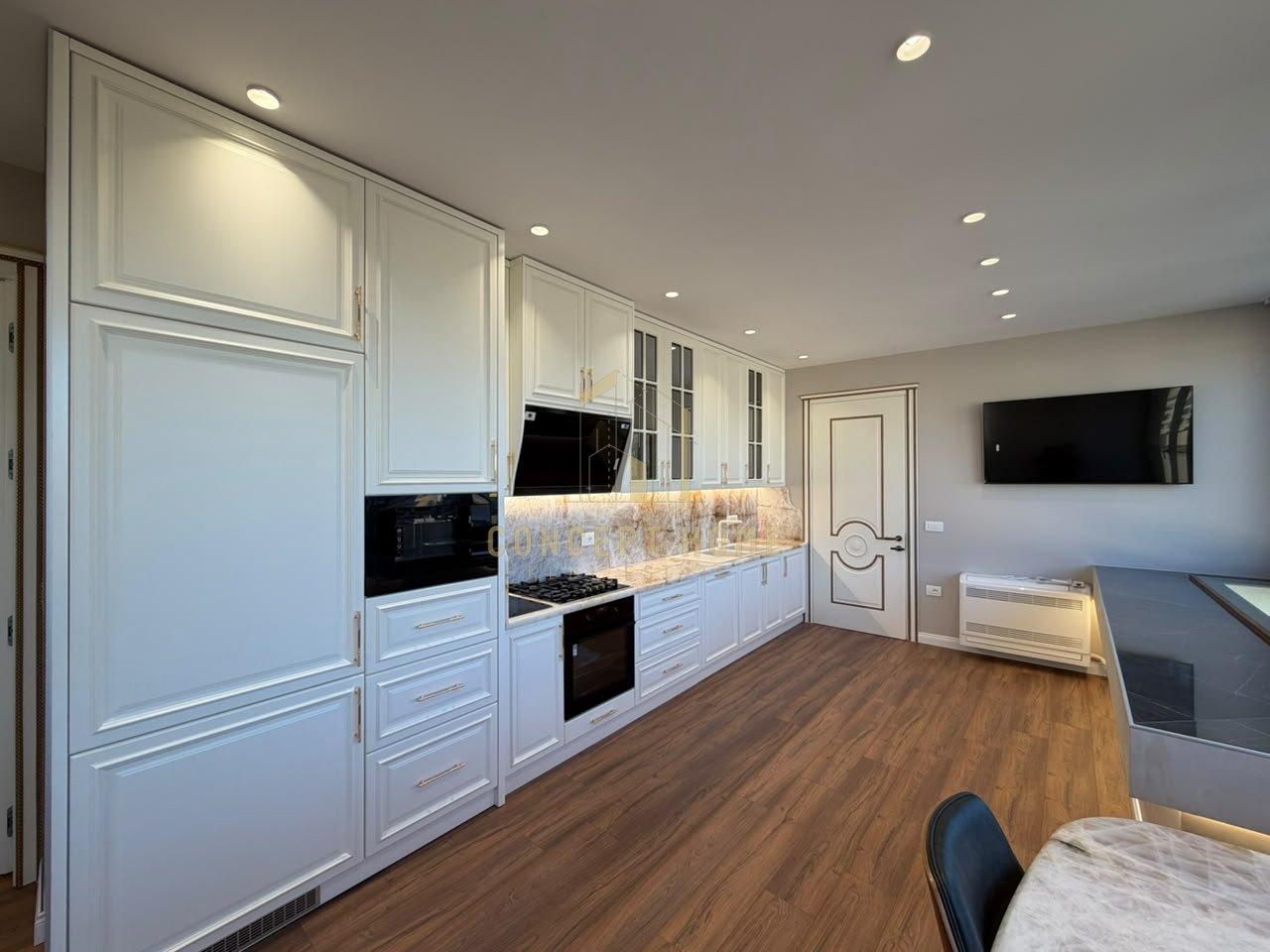 Jepet me qera Apartament 1+1 Ali Dem/Cmimi : 1300 euro