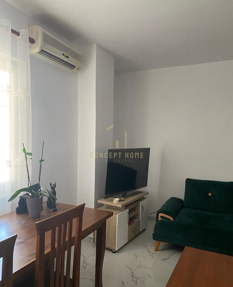 1+1 apartment for rent on Dibra Street.
