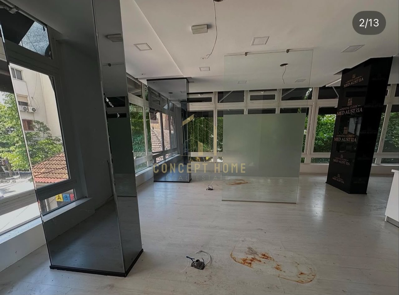 Ufficio in Affitto a Blloku, Tirana - 3520€ | 220 m²