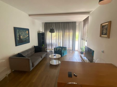 Apartament 2+2 Me Qira në Liqeni i Thatë, Tiranë - 900€ | 105 m²
